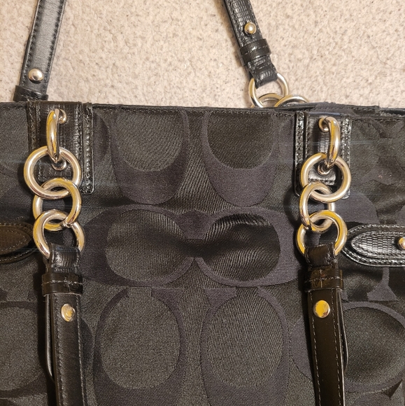 Authentic Coach Signature Bag 👜 - Picture 4 of 5